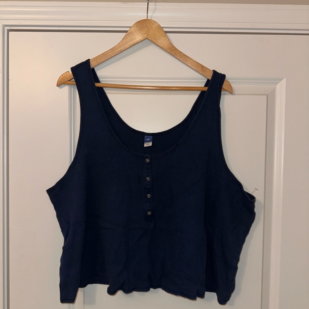 Old Navy, navy blue cropped tank top in XXL